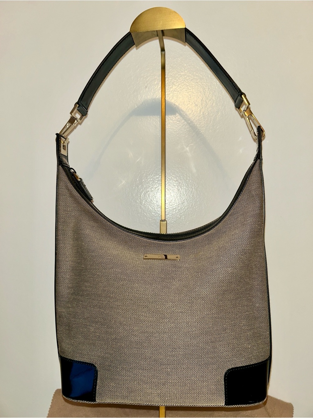 Gucci 001 4204 Shoulder Bag Black
Beige Cloth and gold hardware.  EUC